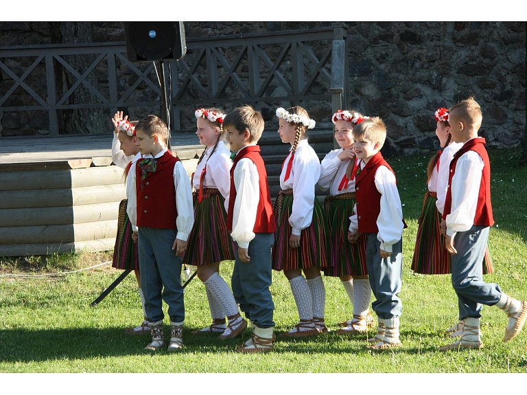 Agnese Sēne, Sanda Vītola/ Valmiera24.lv praktikantes