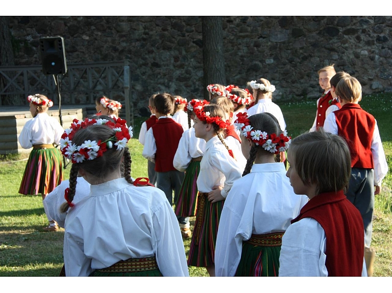 Agnese Sēne, Sanda Vītola/ Valmiera24.lv praktikantes