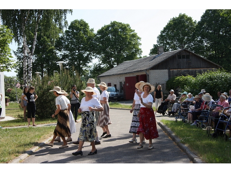 Agnese Sēne, Sanda Vītola/ Valmiera24.lv praktikantes