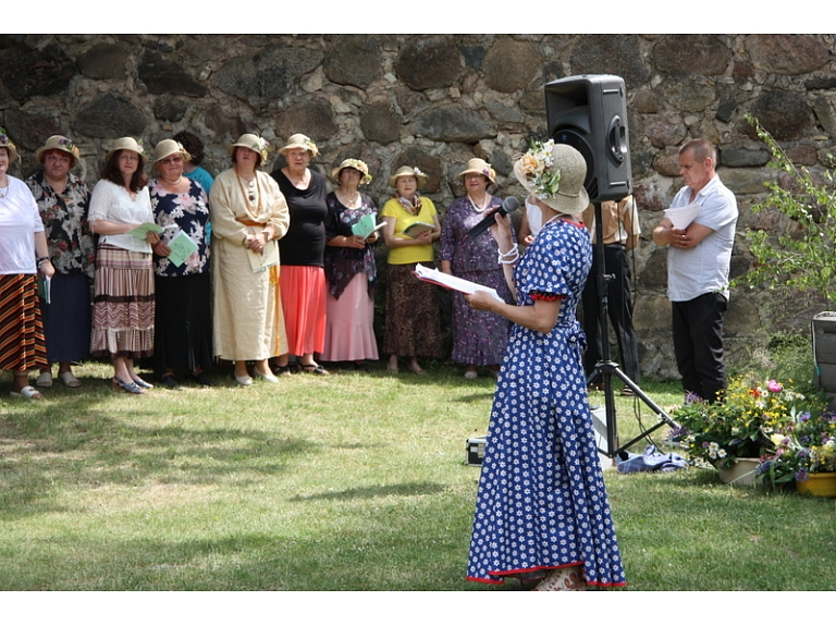 Agnese Sēne, Sanda Vītola/ Valmiera24.lv praktikantes
