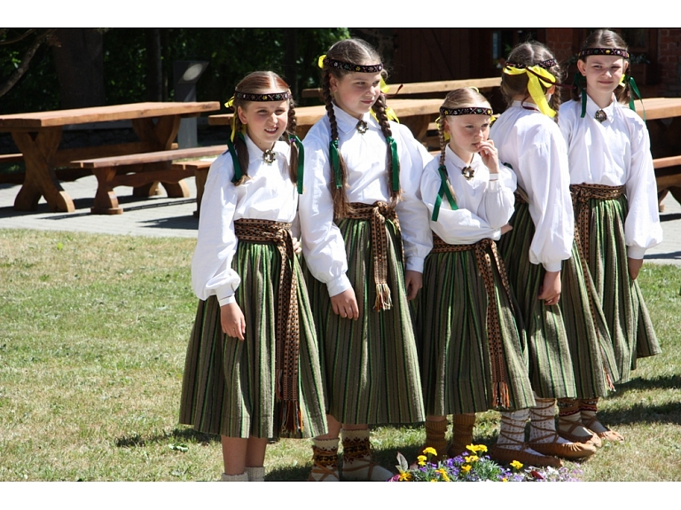 Agnese Sēne, Sanda Vītola/ Valmiera24.lv praktikantes