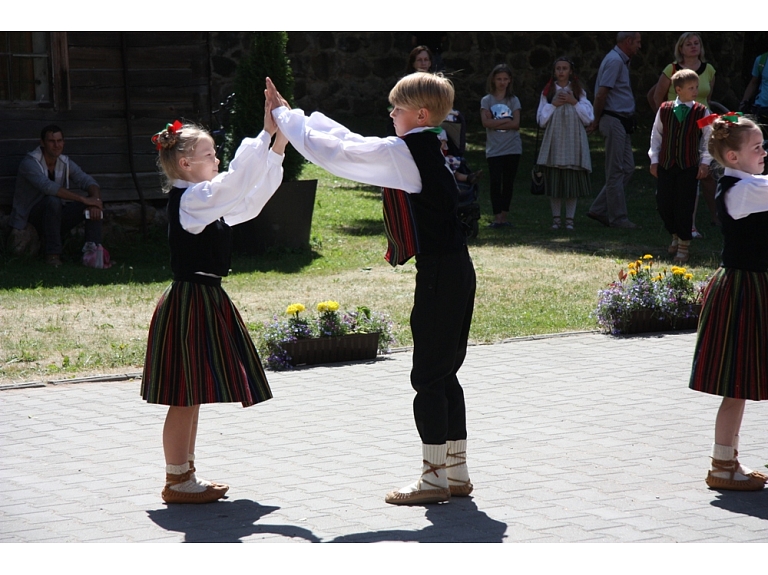 Agnese Sēne, Sanda Vītola/ Valmiera24.lv praktikantes