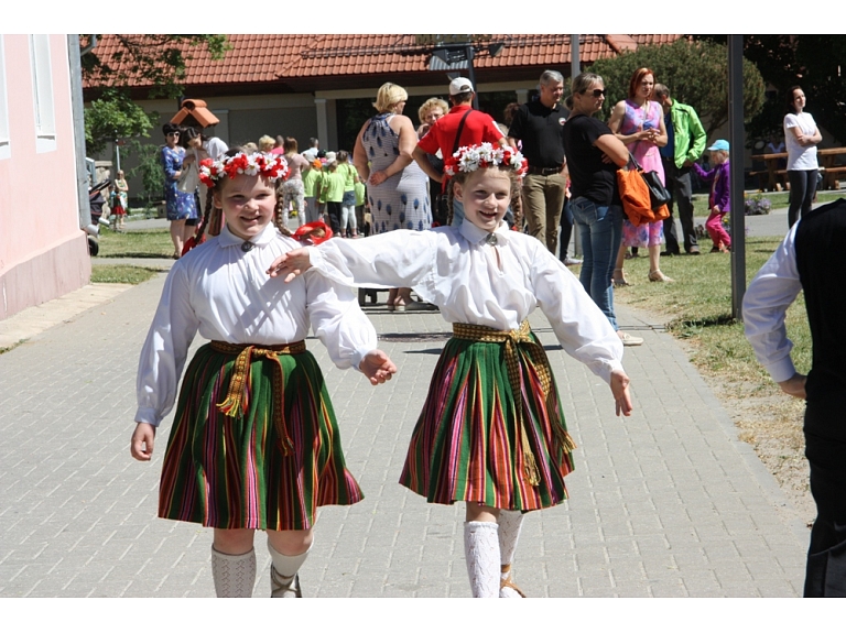 Agnese Sēne, Sanda Vītola/ Valmiera24.lv praktikantes