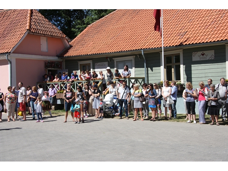 Agnese Sēne, Sanda Vītola/ Valmiera24.lv praktikantes