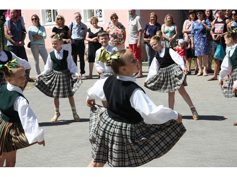 Agnese Sēne, Sanda Vītola/ Valmiera24.lv praktikantes