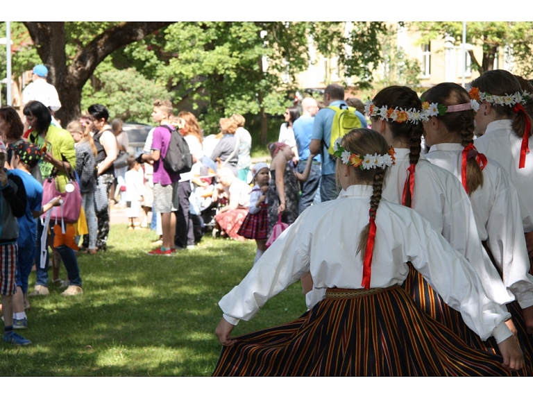 Agnese Sēne, Sanda Vītola/ Valmiera24.lv praktikantes