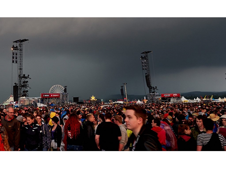 Pērkona negaisa laikā Vācijas rietumos cietis 51 rokfestivāla 