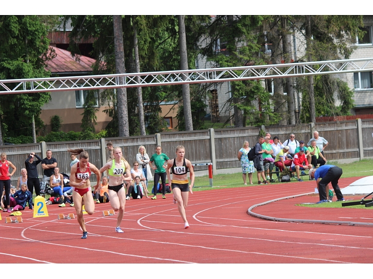 Dāvis Strazds, Aija Dekterova/ Valmiera24.lv