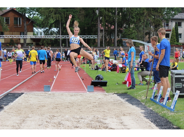 Dāvis Strazds, Aija Dekterova/ Valmiera24.lv