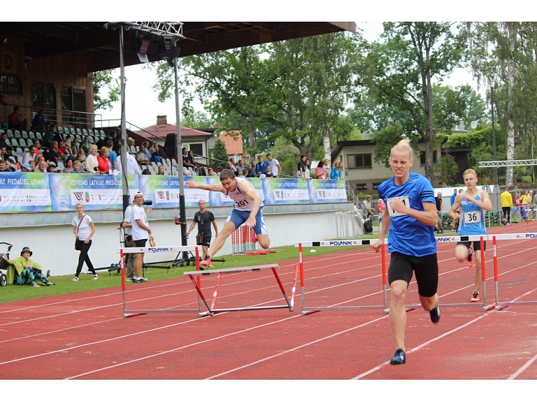 Dāvis Strazds, Aija Dekterova/ Valmiera24.lv