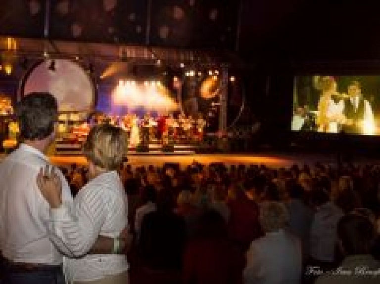 Turpinoties Kuldīgas festivālam, notiks Senioru svētki un koncerti