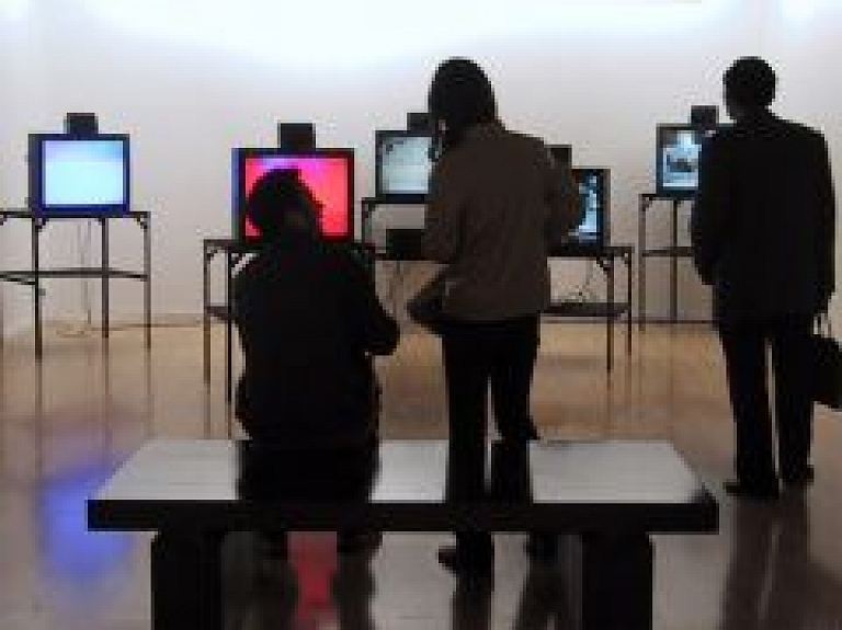 Krāslavā atklās Anatolija Zelča izstādi "Garām ejot"