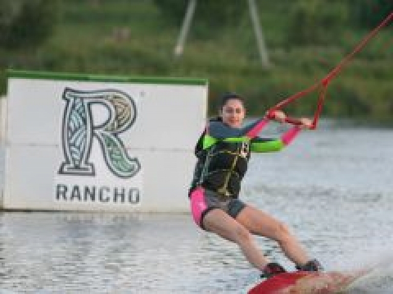 "Rančo parks" aicina jauniešu pieteikties bezmaksas veikborda skolā