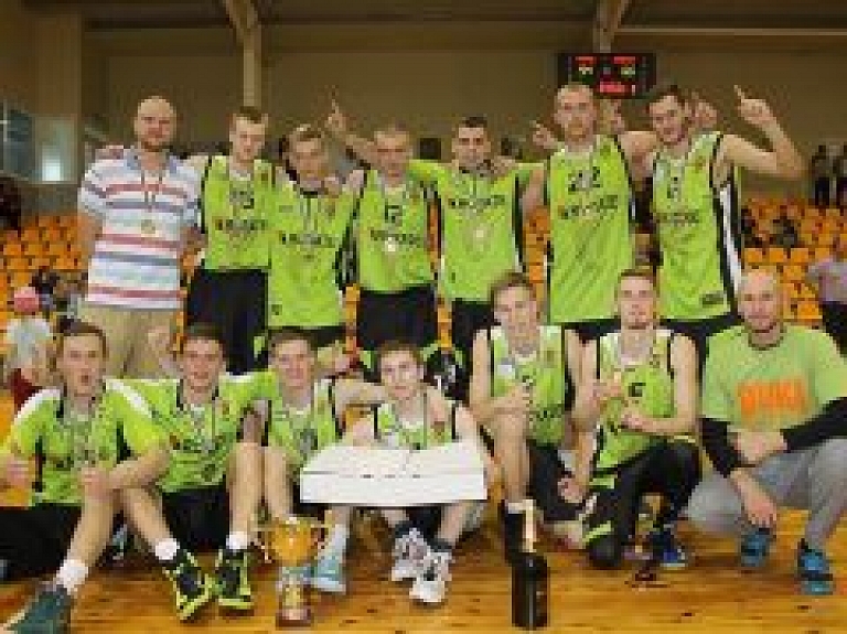 Basketbola turnīrā uzvar "Gulbenes buki"
