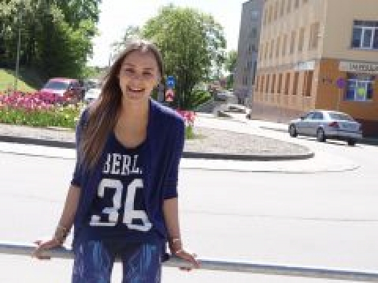 Latvijas hiphopā sevi piesaka jauniete no Beverīnas novada - Zelma Jēgere
