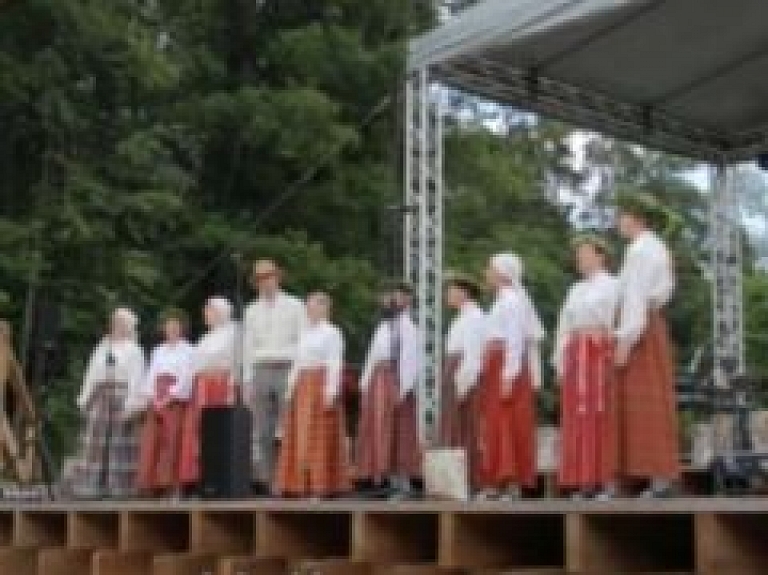 Vidzemes TV: Norisinājušies folkloras festivāla "Baltica 2015" novadu koncerti