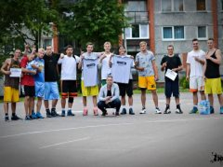 "Green & White" pārliecinoši arī ceturtajā "North Basket" posmā