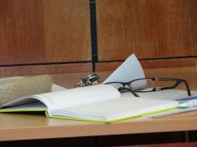 Liepājas tiesa sagatavos motivētu spriedumu meitenītes lietā