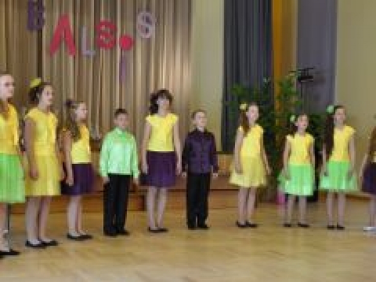 Vokālā studija no Līvāniem gūst panākumus konkursā "Balsis 2015"