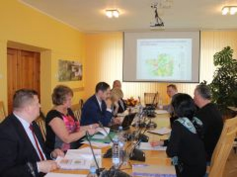 Diskutē par Smiltenes domes plānotajiem investīciju projektiem