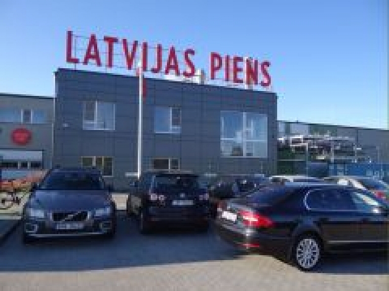 "Latvijas piens" pērn apgroza par 23% mazāk; plāno dubultot siera ražošanu