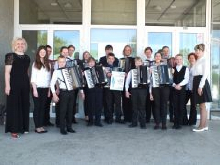 Līvānu Mūzikas un mākslas skolai 1.vieta konkursā "Daugavpils 2015"