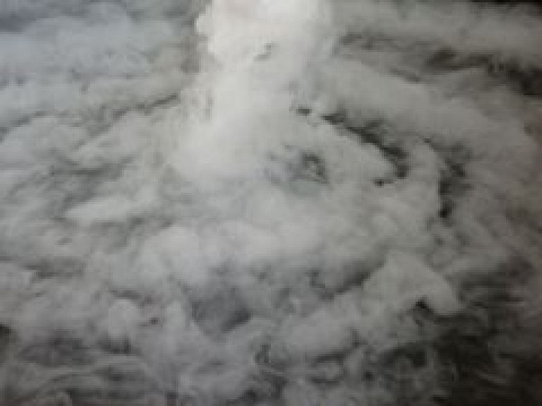 Piededzinot ēdienu, Naujenes pagastā ar dūmiem saindējies vīrietis