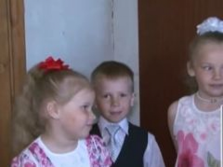 Balvu novadā sveicieni un mīļi vārdi mammām