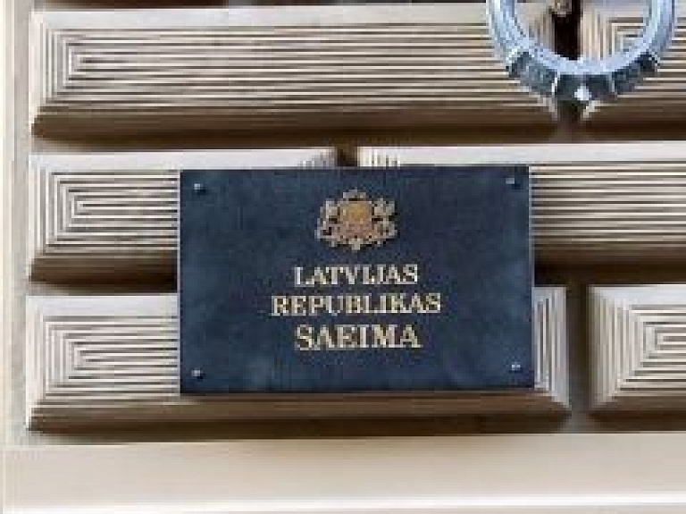 Saeima lems par deputāta pilnvaru apstiprināšanu Zujevam