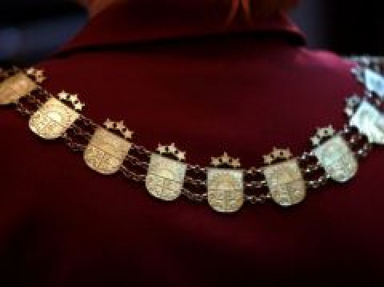 Aizdomās par slepkavību Daugavpilī turēto pusaudžu lietā pārtraukums