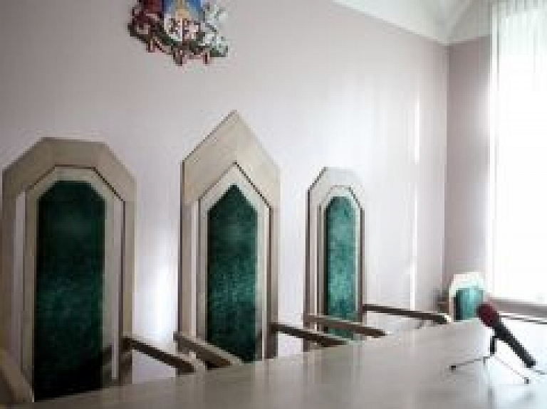 Tiesa par gadu samazina cietumsodu sevišķi cietsirdīgas slepkavības izdarīšanā apsūdzētam vīrietim