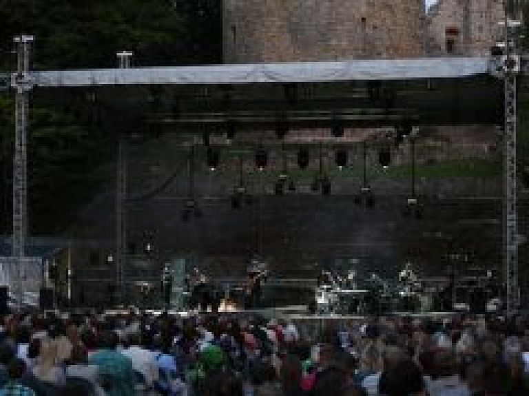 Cēsu Pils parkā izrādīs muzikālu iestudējumu "Riekstu kalna stāsts"