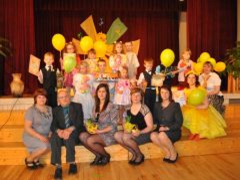 Rugājos svin mazo cālēnu svētkus