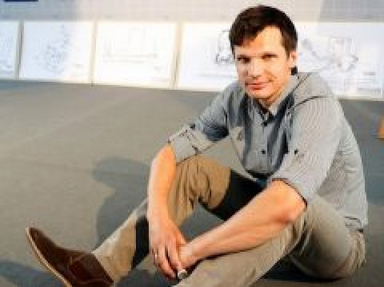 Būs iespēja tikties karikatūristu Gati Šļūku