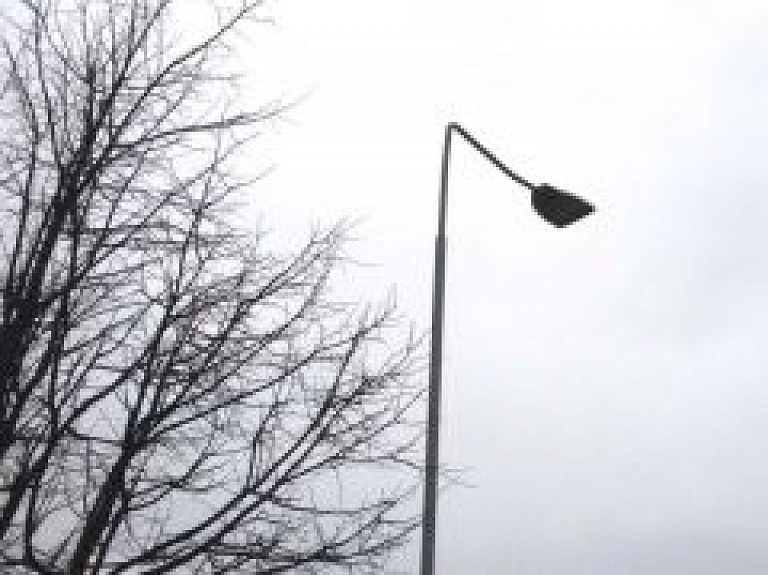 Jelgavā ielu gaismekļus pret LED lampām mainīs "Mītavas elektra"