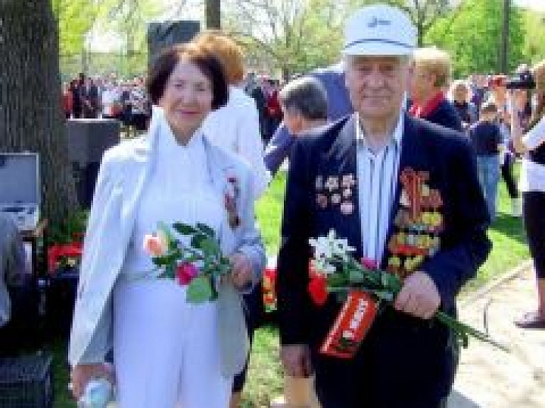 9.maijā notiks "Veče" rīkotais piemiņas pasākums Stacijas parkā; pašvaldībai pārmet formālu atteikumu