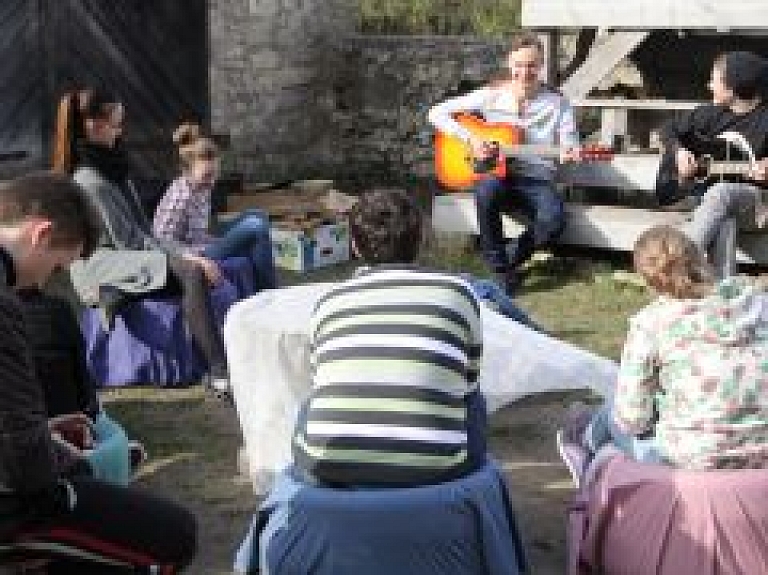 Cēsu un Smiltenes jaunieši piedalās pasākumā "TalkaFest’15"