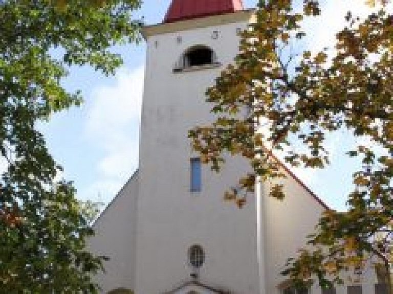 Atjauno Lielvārdes luterāņu baznīcu