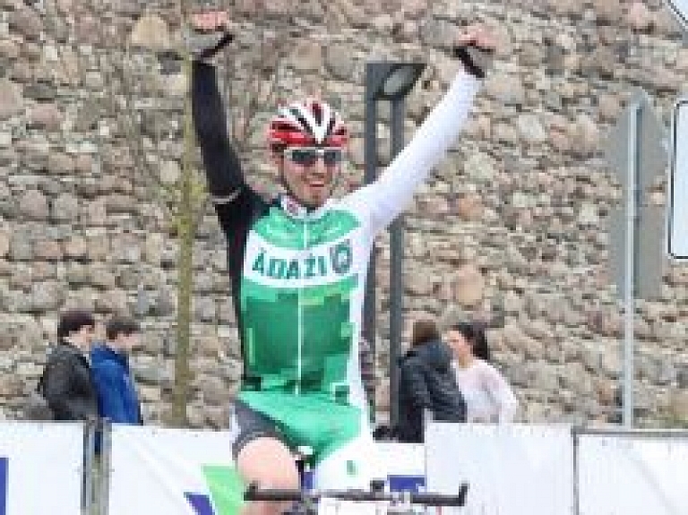 Valmierā finišē pirmie SEB kalnu divriteņu maratona dalībnieki