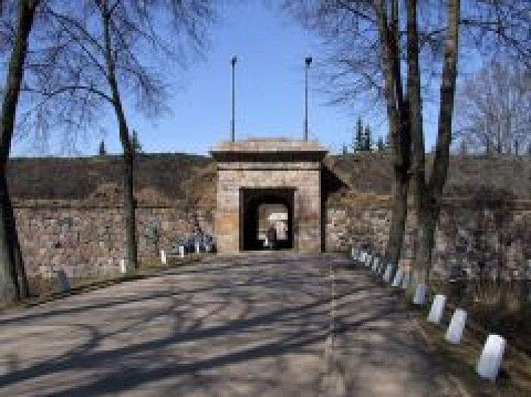 Atklās izstādi "Daugavpils + 25"