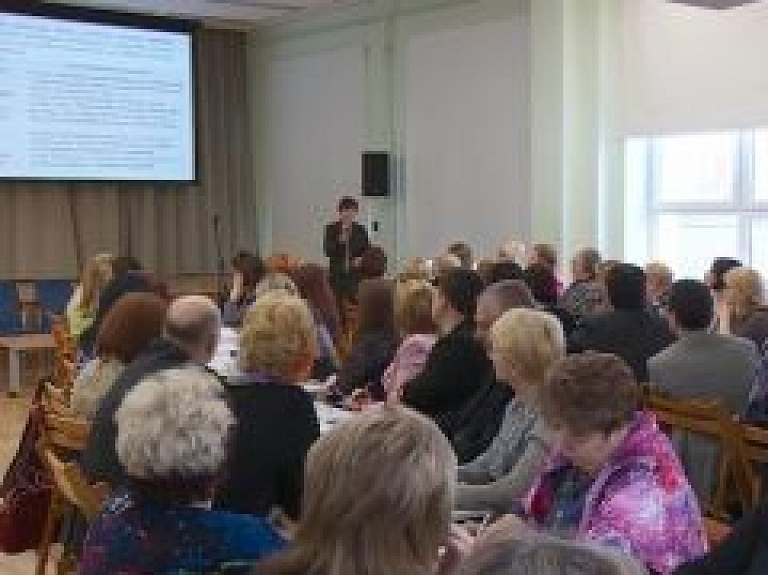 Latgales Reģionālā TV: Jaunais pedagogu atalgojuma modelis paredz lielākas algas