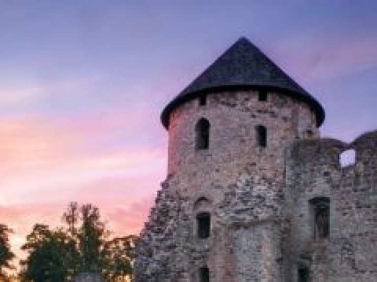 Cēsu Viduslaiku pils Rietumu tornī notiks konservācijas un rekonstrukcijas darbi