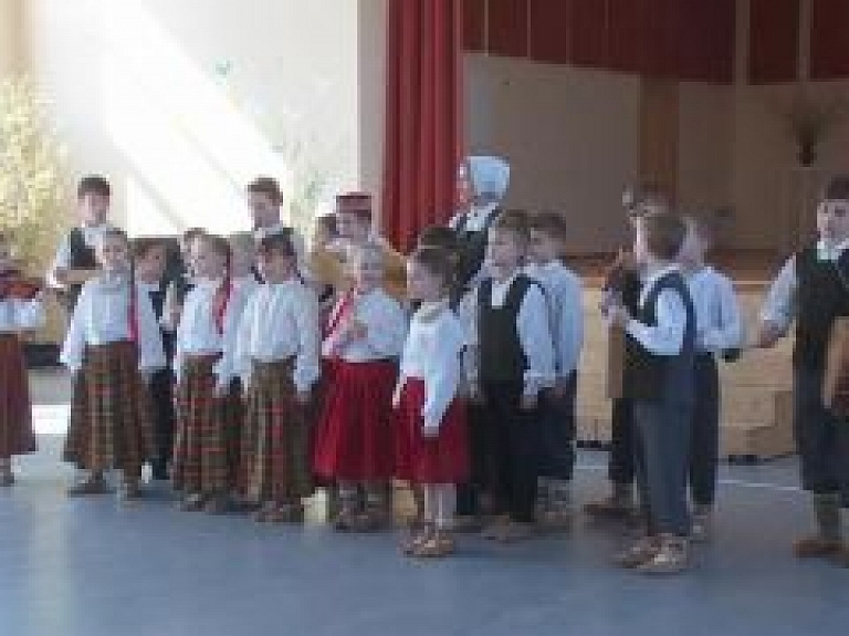 Latgales reģionālā TV: Ziemeļlatgales bērnu un jauniešu folkloras kopu skate aizrit Rogovkā