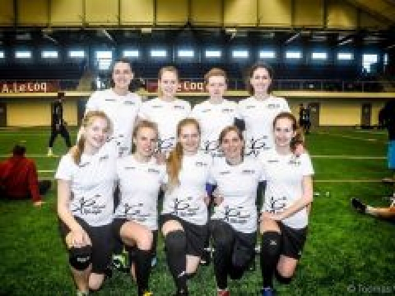 Valmieras frisbijistēm devītā vieta turnīrā Tallinā