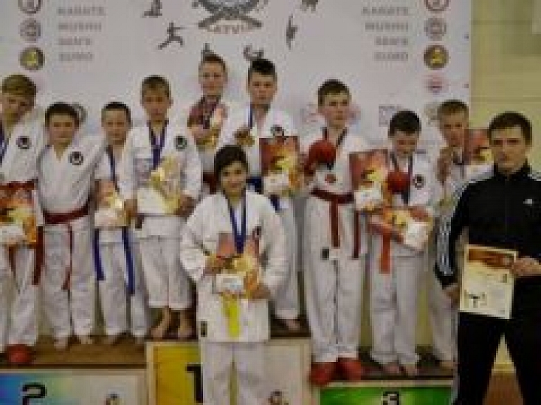 Cīņas mākslas olimpiādē "Ippon" karatisti izcīna 15 medaļas!