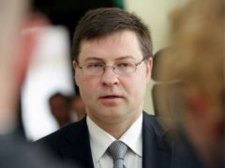 Dombrovskis ar Itālijas valdības un sociālo partneru pārstāvjiem apspriedīs valstī sāktās reformas