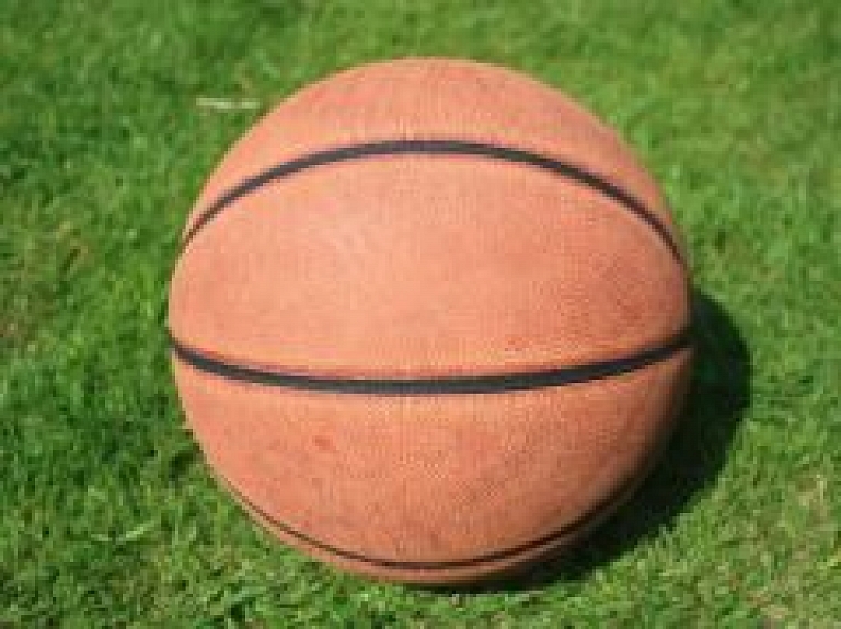 Kuldīgas skolēni piedalās konkursā "Sportland pirmie soļi basketbolā"
