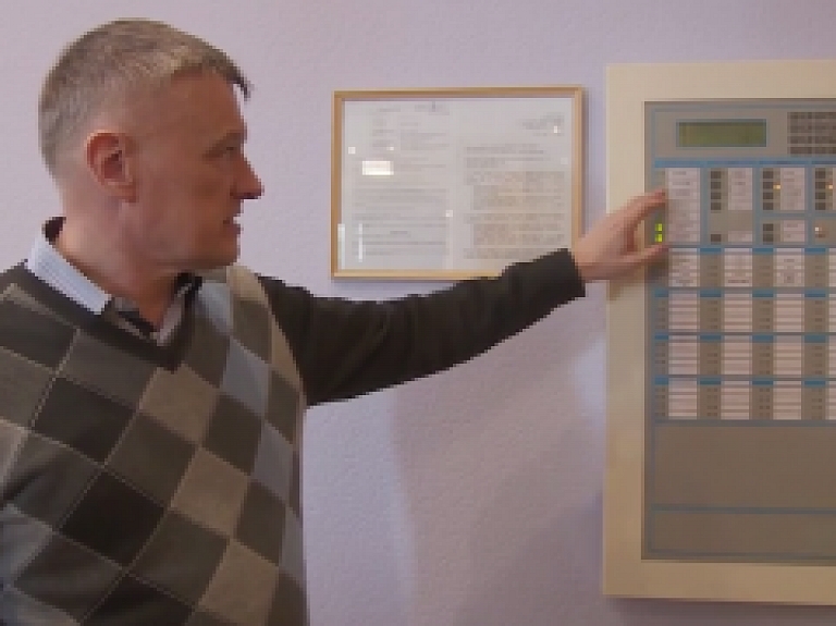 Latgales Reģionālā TV: Rēzeknē viesnīca "Latgale" izceļas ugunsgrēks