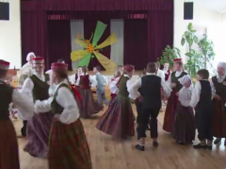Latgales Reģionālā TV: Rugājos tiekas bērnu instrumentu un folkloras ansambļi