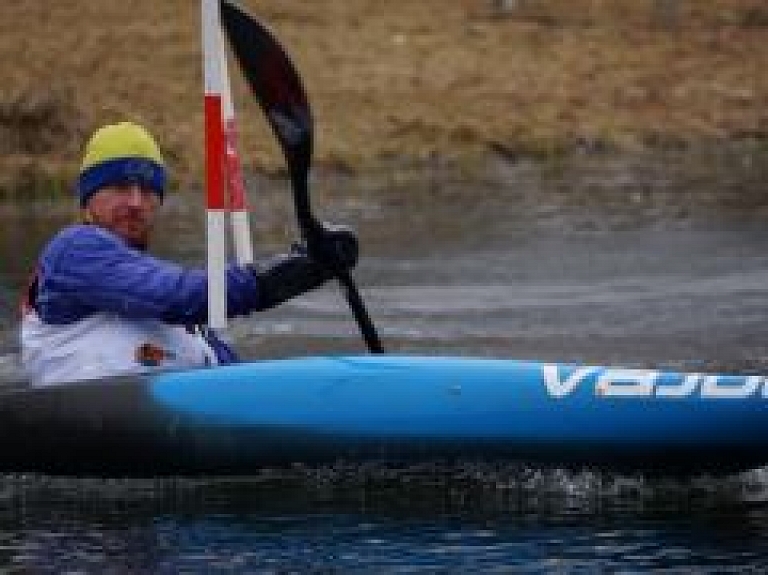 Kaspars Pakers triumfē Baltijas kausā airēšanas slalomā